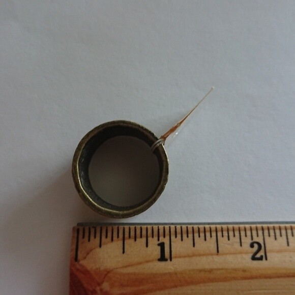 Lia Sophia brass ring size 10 - Picture 7 of 7